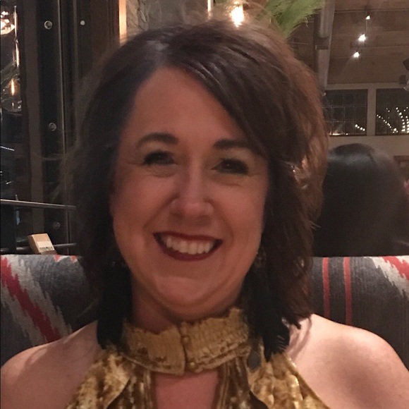 Meet your Posher, Stephanie - Picture 1 of 1